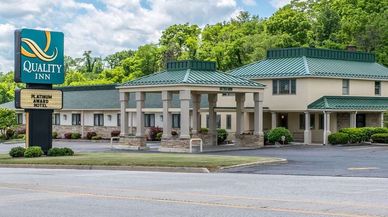 <b>Quality Inn Bedford Exterior</b>. Images powered by <a href="https://iceportal.shijigroup.com/" title="IcePortal" target="_blank">IcePortal</a>.