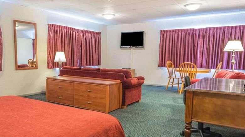 <b>Quality Inn Royle Suite</b>. Images powered by <a href="https://iceportal.shijigroup.com/" title="IcePortal" target="_blank">IcePortal</a>.