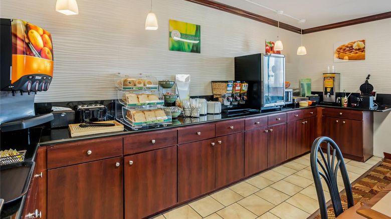 <b>Quality Inn Restaurant</b>. Images powered by <a href="https://iceportal.shijigroup.com/" title="IcePortal" target="_blank">IcePortal</a>.