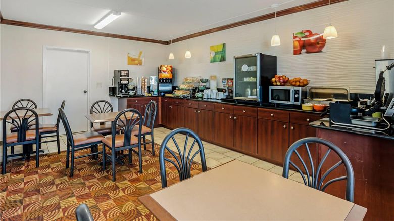 <b>Quality Inn Restaurant</b>. Images powered by <a href="https://iceportal.shijigroup.com/" title="IcePortal" target="_blank">IcePortal</a>.