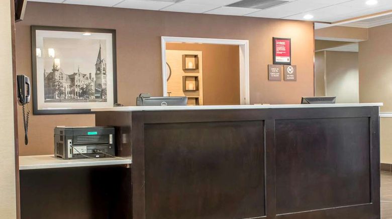 <b>Comfort Suites Hotel Lobby</b>. Images powered by <a href="https://iceportal.shijigroup.com/" title="IcePortal" target="_blank">IcePortal</a>.