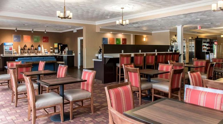 <b>Comfort Suites Hotel Restaurant</b>. Images powered by <a href="https://iceportal.shijigroup.com/" title="IcePortal" target="_blank">IcePortal</a>.
