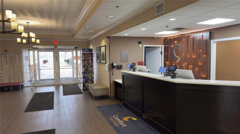 <b>Comfort Suites Scranton Near Montage Mountain Lobby</b>. Images powered by <a href="https://iceportal.shijigroup.com/" title="IcePortal" target="_blank">IcePortal</a>.