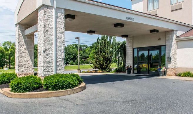 Sleep Inn & Suites Exterior