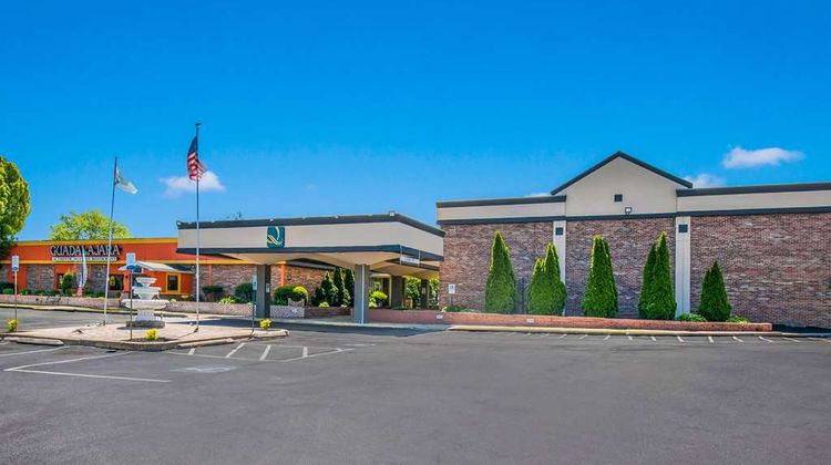 Quality Inn and Suites York East Exterior