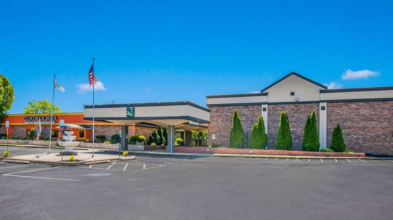 <b>Quality Inn and Suites York East Exterior</b>. Images powered by <a href="https://iceportal.shijigroup.com/" title="IcePortal" target="_blank">IcePortal</a>.