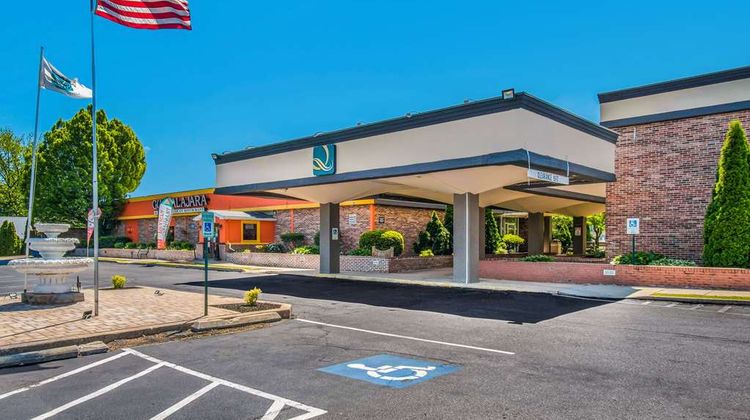 Quality Inn and Suites York East Exterior