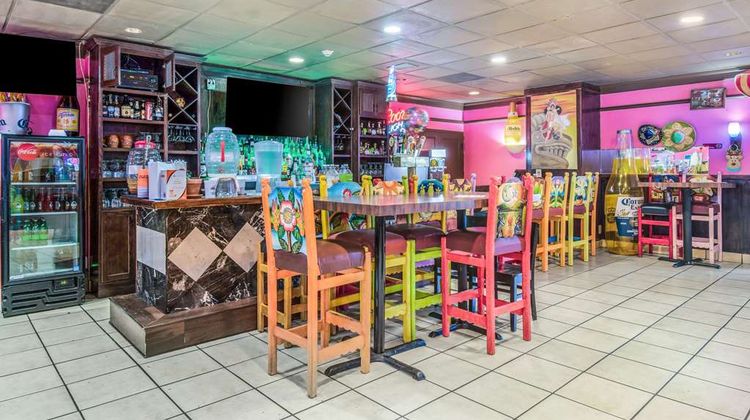 Quality Inn and Suites York East Restaurant