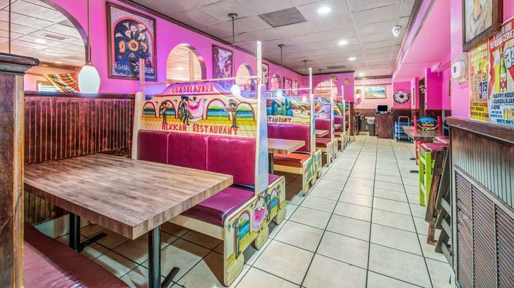Quality Inn and Suites York East Restaurant
