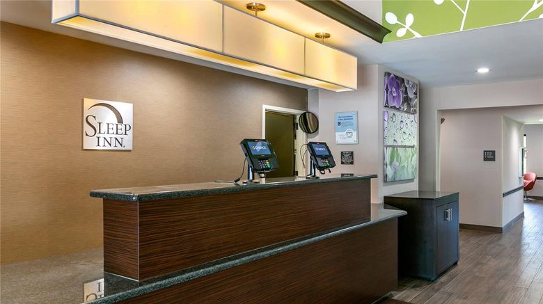 <b>Sleep Inn Lobby</b>. Images powered by <a href="https://iceportal.shijigroup.com/" title="IcePortal" target="_blank">IcePortal</a>.