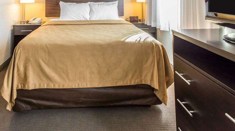 MainStay Suites Pittsburgh Airport Suite
