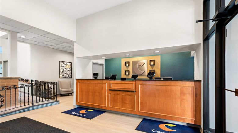 <b>Comfort Inn Pocono Lakes Region Lobby</b>. Images powered by <a href="https://iceportal.shijigroup.com/" title="IcePortal" target="_blank">IcePortal</a>.