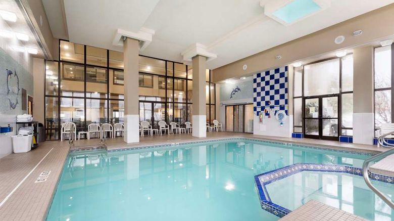 <b>Comfort Inn & Suites Pool</b>. Images powered by <a href="https://iceportal.shijigroup.com/" title="IcePortal" target="_blank">IcePortal</a>.