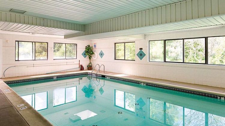 Remembrance Inn Pool