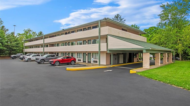<b>Quality Inn & Suites North Exterior</b>. Images powered by <a href="https://iceportal.shijigroup.com/" title="IcePortal" target="_blank">IcePortal</a>.