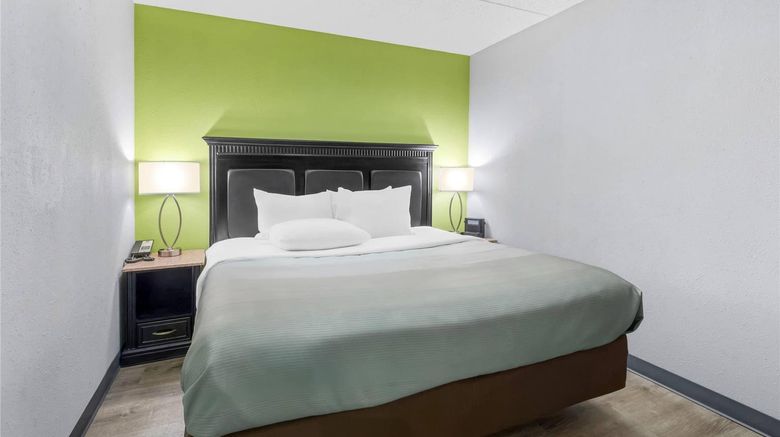 <b>Quality Inn & Suites North Suite</b>. Images powered by <a href="https://iceportal.shijigroup.com/" title="IcePortal" target="_blank">IcePortal</a>.