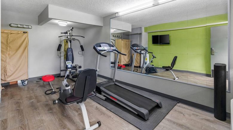 <b>Quality Inn & Suites North Health</b>. Images powered by <a href="https://iceportal.shijigroup.com/" title="IcePortal" target="_blank">IcePortal</a>.