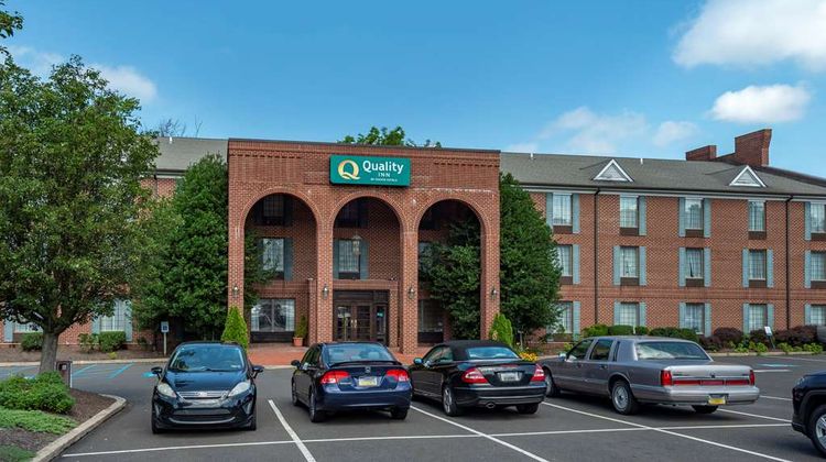 Quality Inn Montgomeryville Exterior