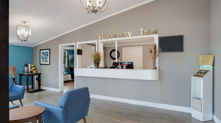 Rodeway Inn Carlisle North Lobby