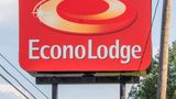 Econo Lodge Drums Exterior