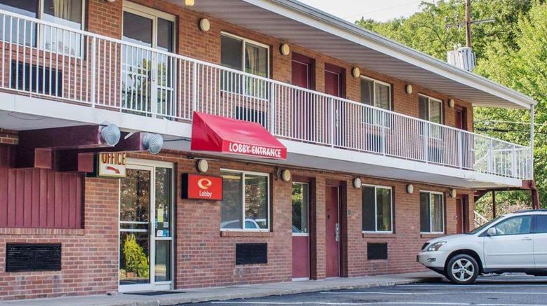 <b>Econo Lodge Drums Exterior</b>. Images powered by <a href="https://iceportal.shijigroup.com/" title="IcePortal" target="_blank">IcePortal</a>.