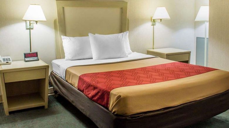 <b>Econo Lodge Drums Room</b>. Images powered by <a href="https://iceportal.shijigroup.com/" title="IcePortal" target="_blank">IcePortal</a>.