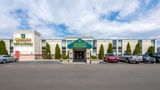Quality Inn & Suites Exterior
