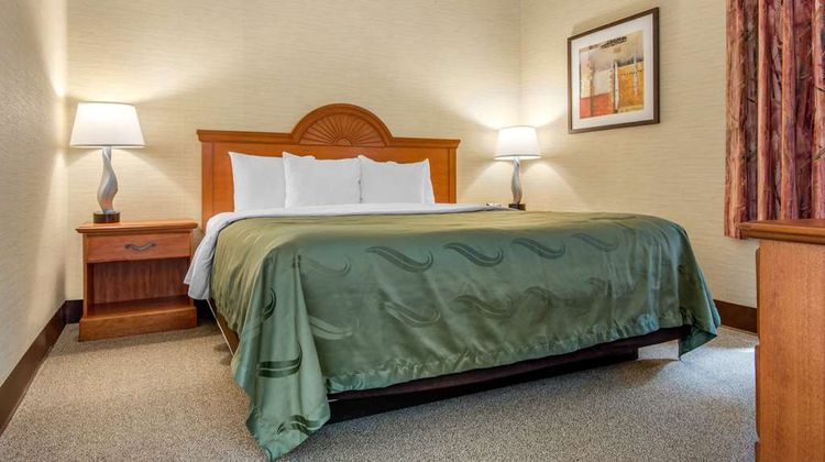 Quality Inn & Suites Suite