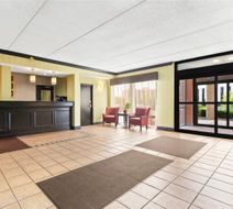 Comfort Inn Lehigh Valley West Lobby