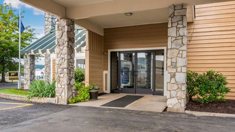 Quality Inn Bloomsburg Exterior