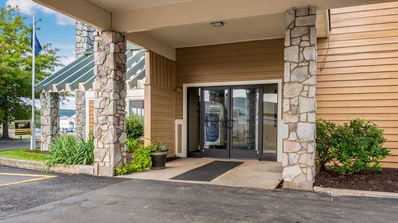 <b>Quality Inn Bloomsburg Exterior</b>. Images powered by <a href="https://iceportal.shijigroup.com/" title="IcePortal" target="_blank">IcePortal</a>.