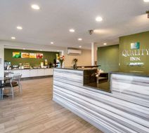 Quality Inn Bloomsburg Lobby