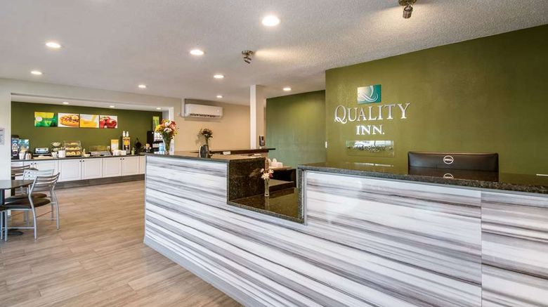 <b>Quality Inn Bloomsburg Lobby</b>. Images powered by <a href="https://iceportal.shijigroup.com/" title="IcePortal" target="_blank">IcePortal</a>.