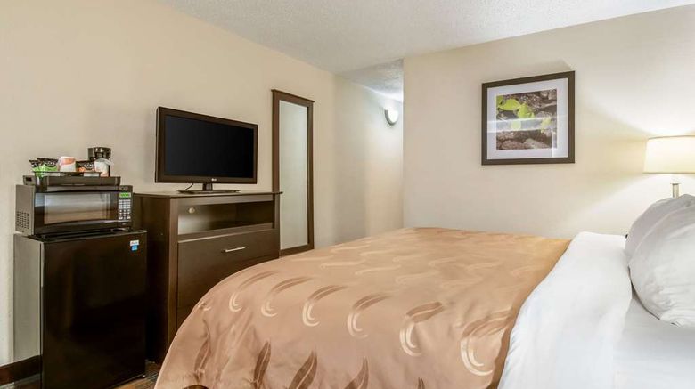 <b>Quality Inn Bloomsburg Room</b>. Images powered by <a href="https://iceportal.shijigroup.com/" title="IcePortal" target="_blank">IcePortal</a>.