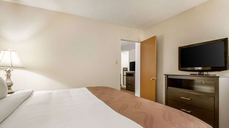 <b>Quality Inn Bloomsburg Suite</b>. Images powered by <a href="https://iceportal.shijigroup.com/" title="IcePortal" target="_blank">IcePortal</a>.