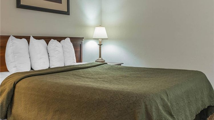 Rodeway Inn Room