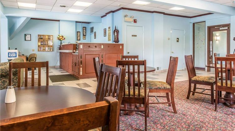 Rodeway Inn Lobby
