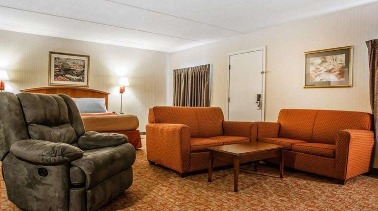 Econo Lodge Room