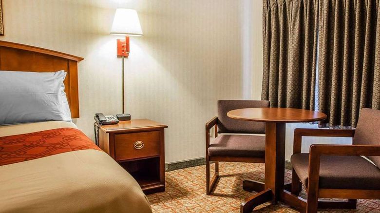 <b>Econo Lodge Room</b>. Images powered by <a href="https://iceportal.shijigroup.com/" title="IcePortal" target="_blank">IcePortal</a>.