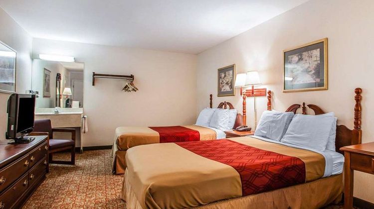 Econo Lodge Room