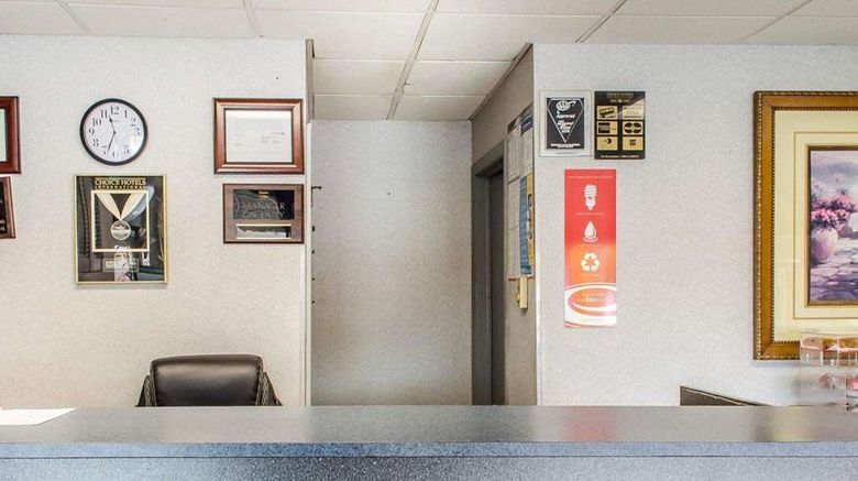 <b>Econo Lodge Frackville Lobby</b>. Images powered by <a href="https://iceportal.shijigroup.com/" title="IcePortal" target="_blank">IcePortal</a>.