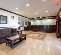 Quality Inn & Suites Quakertown Lobby