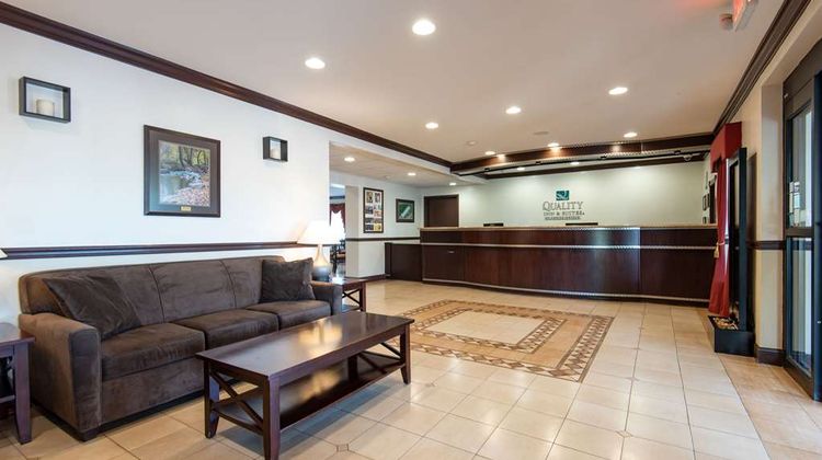Quality Inn & Suites Quakertown Lobby