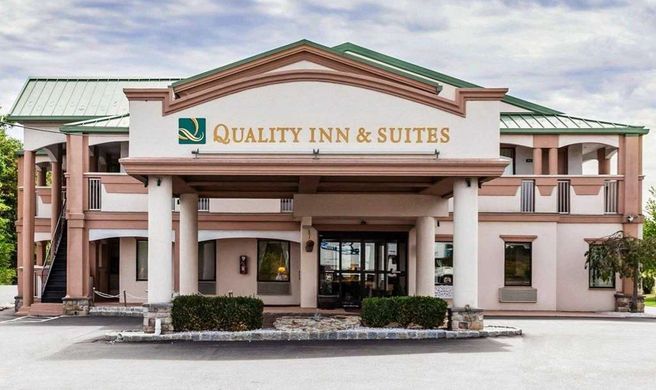 Quality Inn & Suites Quakertown Exterior