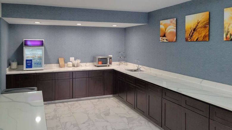 <b>Comfort Inn & Suites Wyomissing/Reading Restaurant</b>. Images powered by <a href="https://iceportal.shijigroup.com/" title="IcePortal" target="_blank">IcePortal</a>.