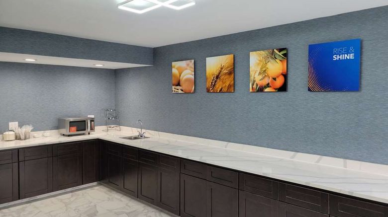 <b>Comfort Inn & Suites Wyomissing/Reading Restaurant</b>. Images powered by <a href="https://iceportal.shijigroup.com/" title="IcePortal" target="_blank">IcePortal</a>.
