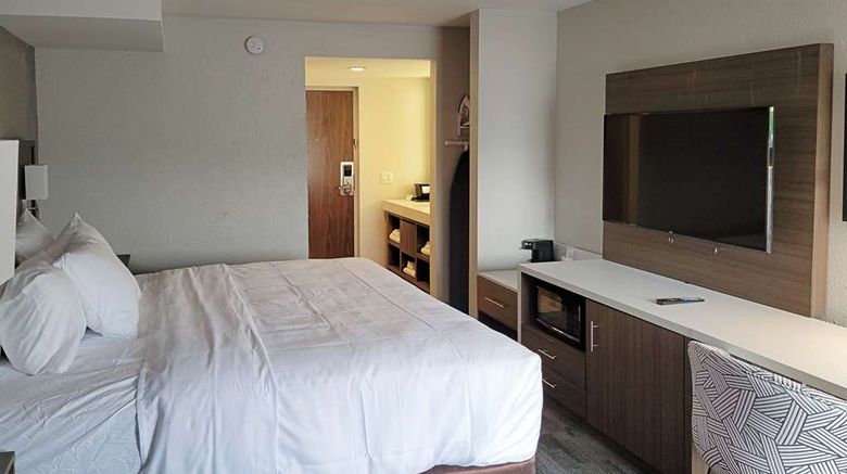 <b>Comfort Inn & Suites Wyomissing/Reading Room</b>. Images powered by <a href="https://iceportal.shijigroup.com/" title="IcePortal" target="_blank">IcePortal</a>.
