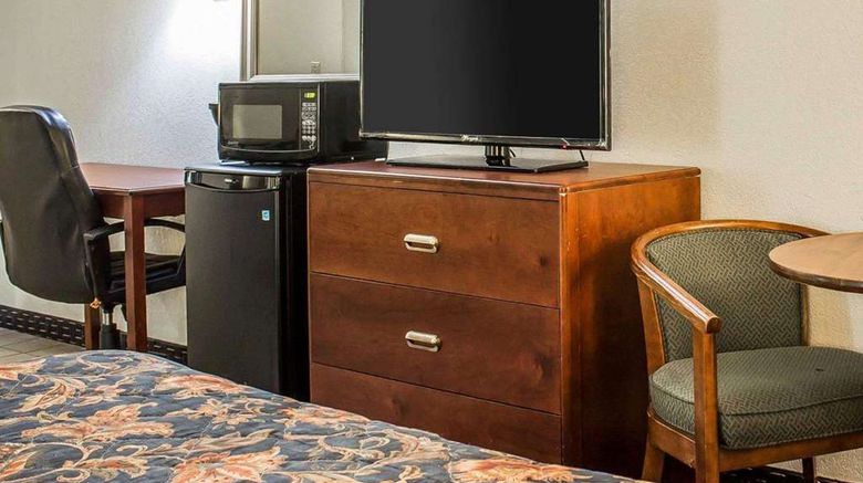 <b>Econo Lodge Scranton Suite</b>. Images powered by <a href="https://iceportal.shijigroup.com/" title="IcePortal" target="_blank">IcePortal</a>.