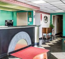 Econo Lodge Scranton Lobby