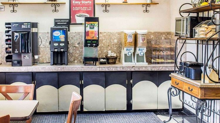 Econo Lodge Scranton Restaurant